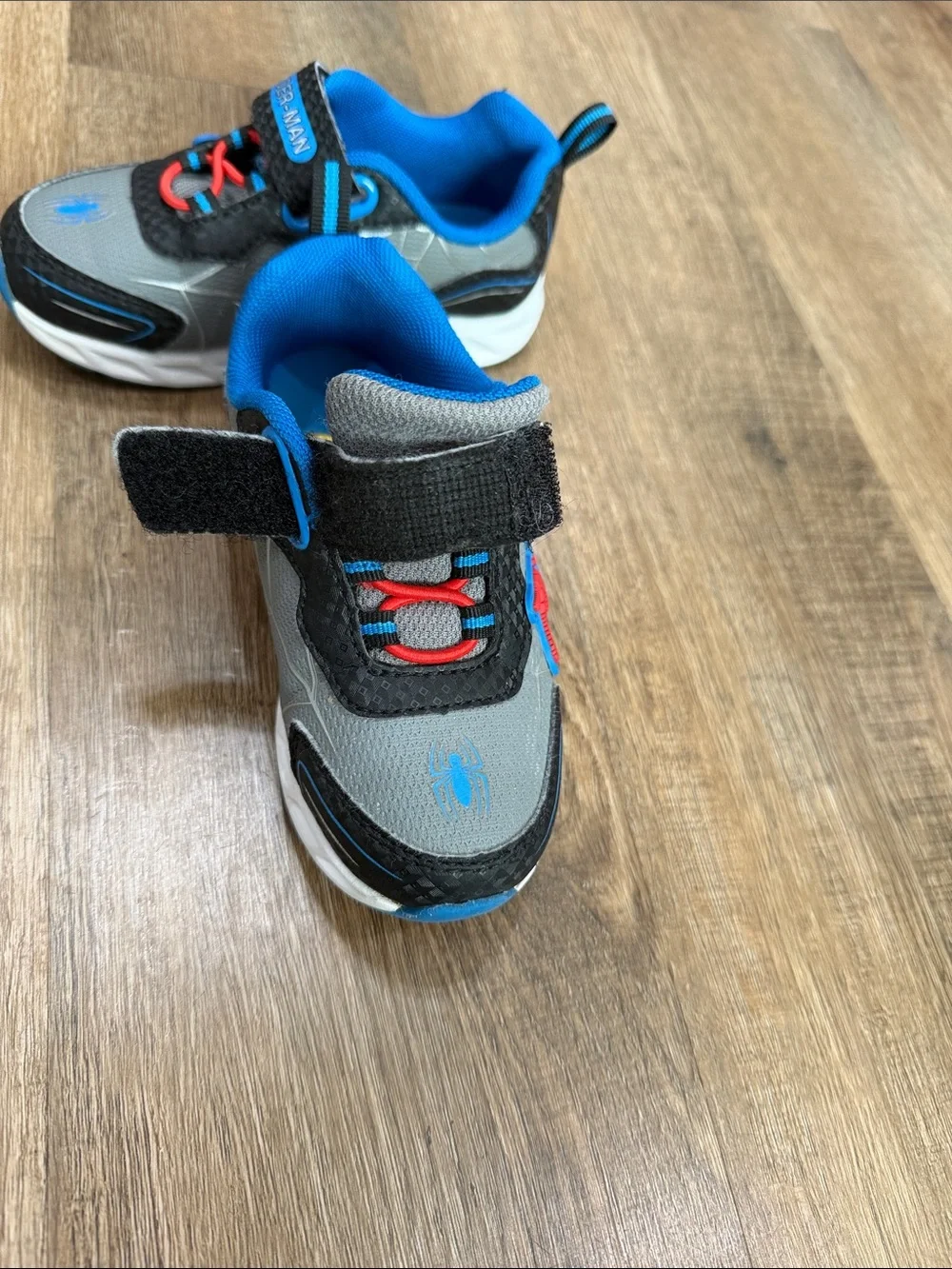 Spiderman Light Up Boys' Gray & Blue Athletic Sneakers